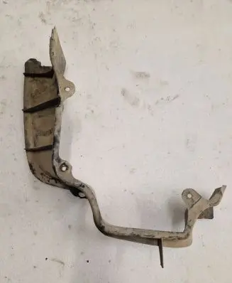Volkswagen PASSAT B3 Rear bumper underbody cover/under tray 333825217