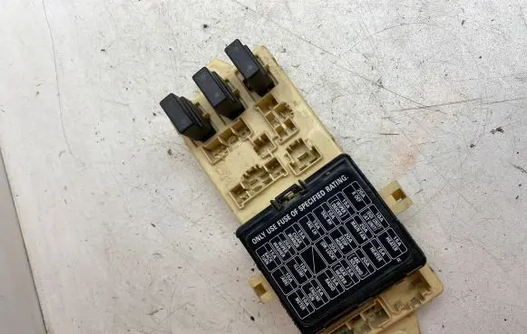 Subaru Impreza I Fuse module 930313