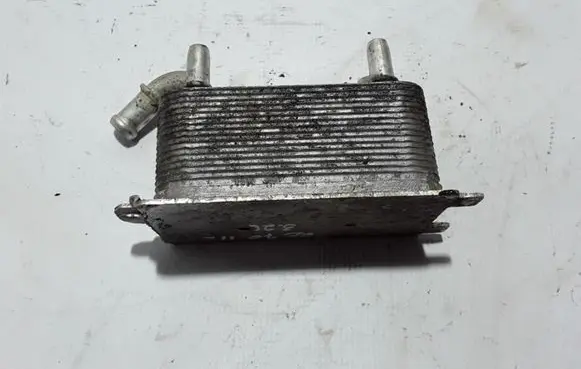 Volvo XC70 Oil filter mounting bracket 6G917A095AD