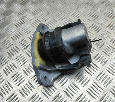 Volvo XC60 Engine mount bracket 32137496