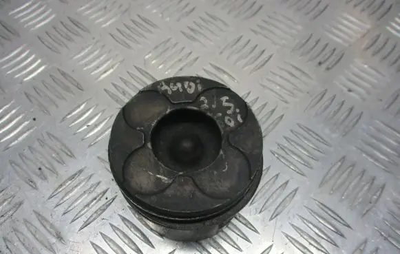 Audi A6 S6 C5 4B Piston 