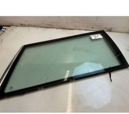 Volkswagen PASSAT B5 Rear side window 213