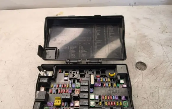 Jeep Grand Cherokee Fuse box set P68251627AC