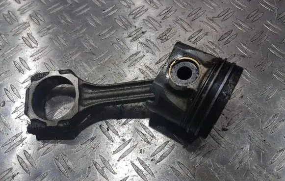 Volkswagen Transporter - Caravelle T4 Piston with connecting rod