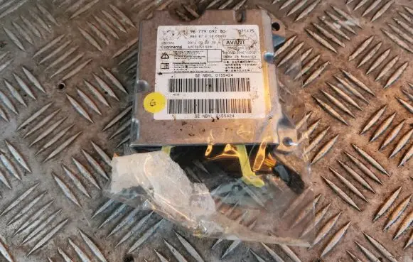 Citroen DS4 Airbag control unit/module 9677909280