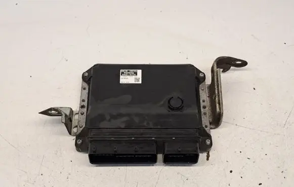 Lexus CT 200H Engine control unit/module 2755009060