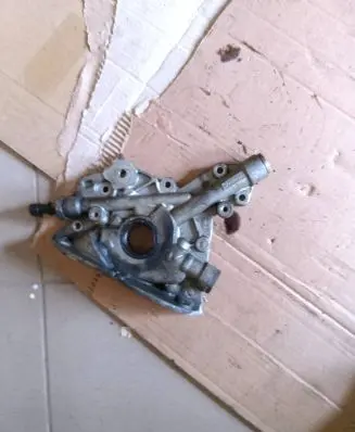 Opel Vectra C Oil pump 13105998
