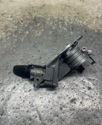 Opel Zafira B Ignition lock N0501882