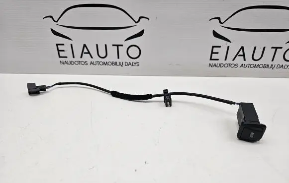 Audi Q5 SQ5 AUX in-socket connector 8R0035474C 8R0035474