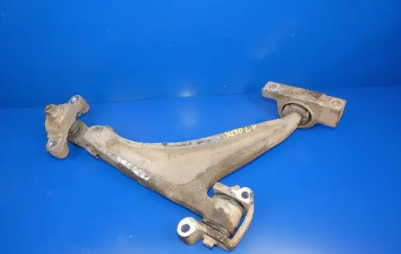 Volvo XC90 Front lower control arm/wishbone 