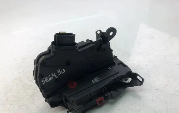 Renault Captur Coupe door lock (next to the handle) 805020401R