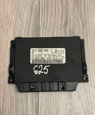 Mercedes-Benz E W211 Parking PDC control unit/module A0255457132 033M098M 0263004025