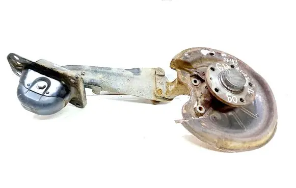Rear wheel hub