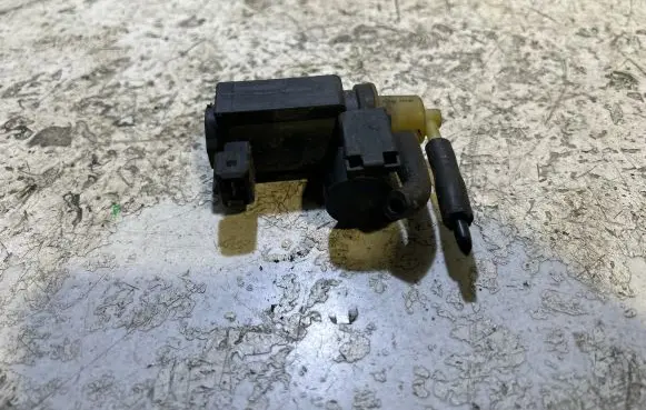 Renault Megane II Vacuum valve 8200486261 52000