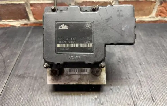 Mercedes-Benz ML W163 ABS Pump A1634310712 270940205