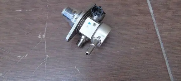 Maserati Quattroporte Fuel injection high pressure pump PHP0991205D R0136868C