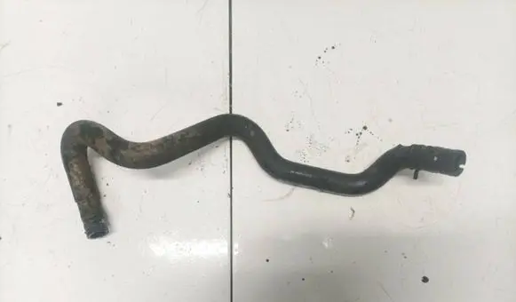 Mazda 3 I Engine coolant pipe/hose