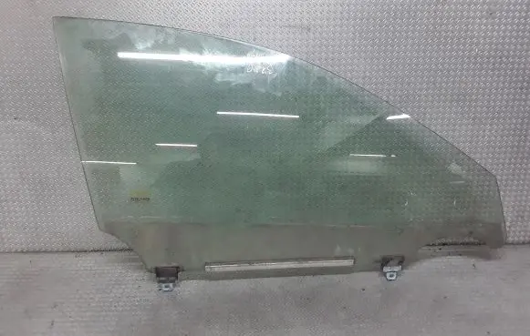 Lexus IS 220D-250-350 Front door window glass four-door