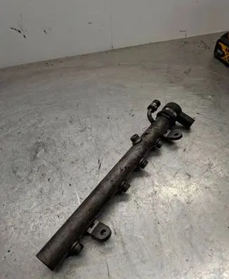 Fuel main line pipe