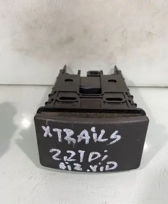 Nissan X-Trail T30 Cup holder back 