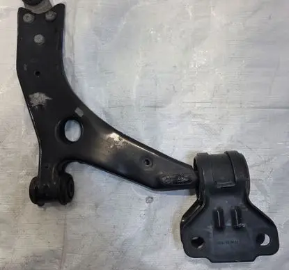 Ford Focus Front control arm BV613A262DAA