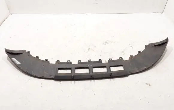 Front bumper lip