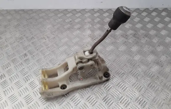 Hyundai Getz Gear shifter/selector 137001CXXX