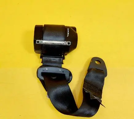 Nissan Micra Rear seatbelt 33028576