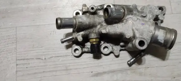 Dacia Duster Thermostat housing 0930