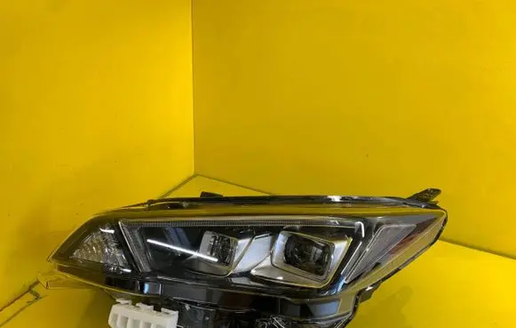 Nissan Leaf II (ZE1) Headlight/headlamp 260605SH5B