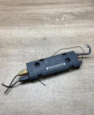 BMW 1 E81 E87 Aerial antenna amplifier 6958900 10819610
