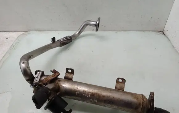 Volkswagen PASSAT B6 EGR valve 03L131512B