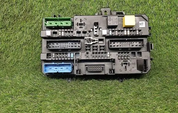 Opel Astra H Power management control unit 13222173 13222173HT 5DK00866933