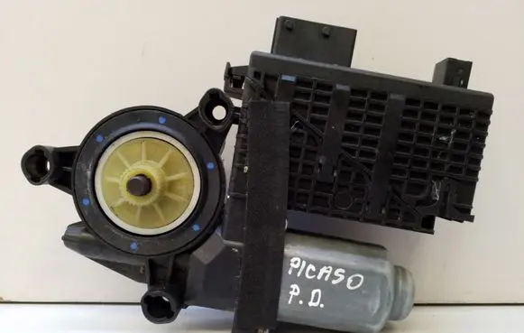 Citroen C4 I Picasso Front door window regulator motor 9682495780 400962E