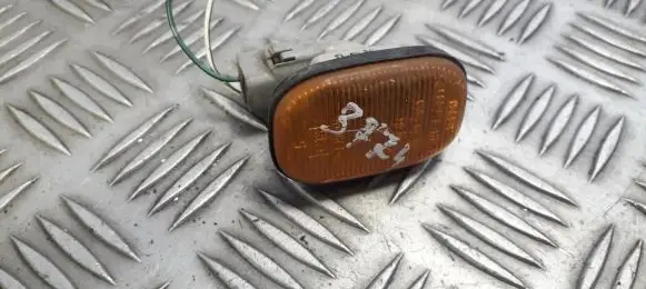 Toyota Avensis Verso Front fender indicator light 6r019461
