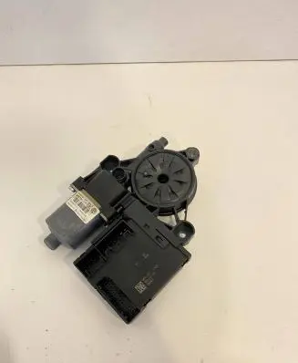 Volkswagen PASSAT B7 Front door window regulator motor 3C0959793C