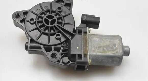 Hyundai Tucson TL Front door window regulator motor 