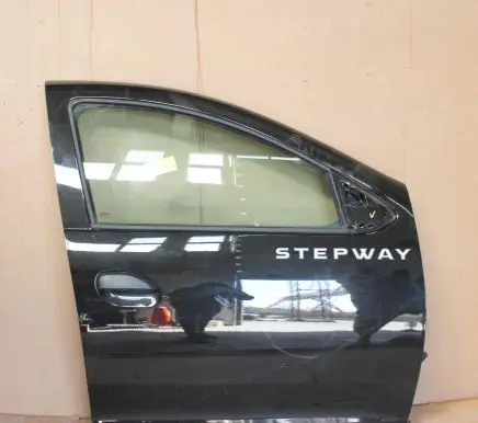 Dacia Sandero Front door