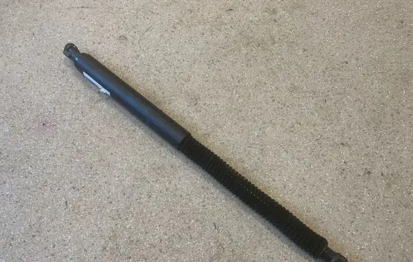 BMW X3 G01 Tailgate strut 7397319