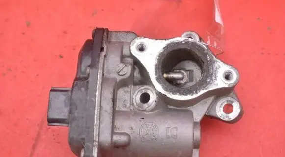 Nissan Qashqai EGR valve 8201143495