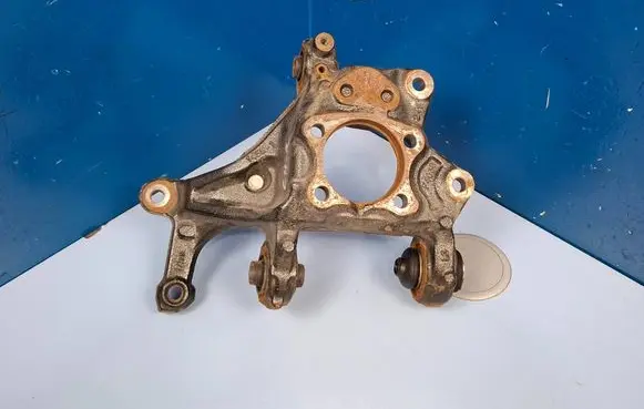 Toyota C-HR I Rear wheel hub spindle/knuckle 42305F4030