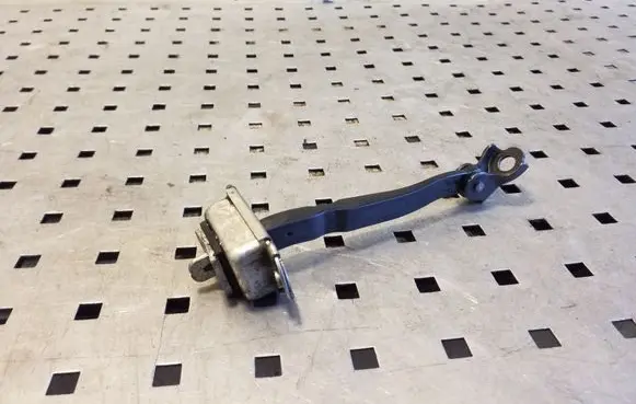 Nissan X-Trail T31 Front door check strap stopper