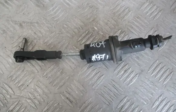 Peugeot 407 Clutch slave cylinder 