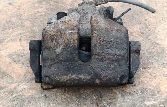 Front brake caliper