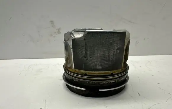 Volkswagen Touareg II Piston 83L120 83L120VWAG081