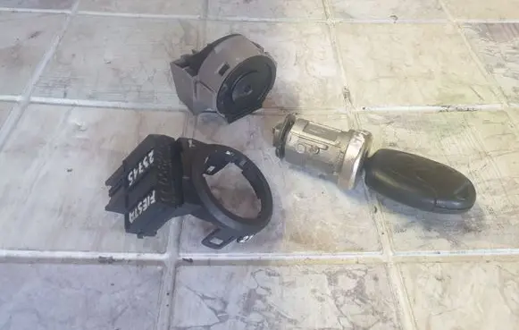Ford Fiesta Ignition lock M179A 2S6T15607BC