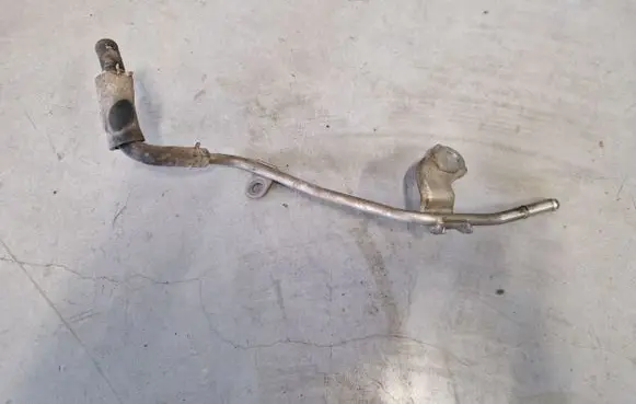 Fuel injector supply line/pipe