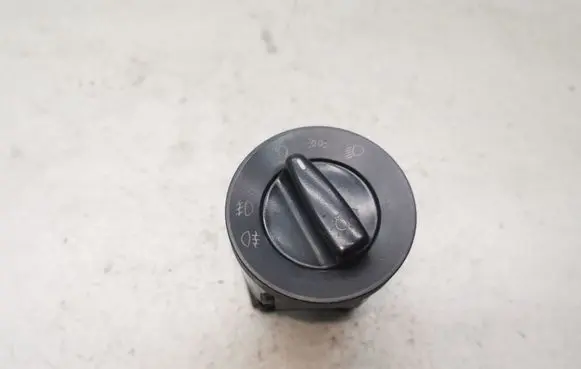 Volkswagen PASSAT B5 Light switch 3B0941531