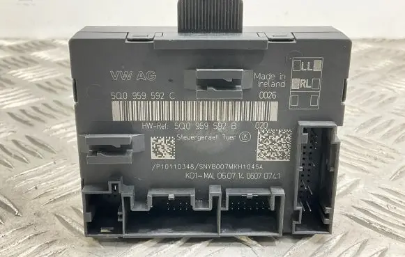 Audi A3 S3 8V Door control unit/module 5Q0959592C