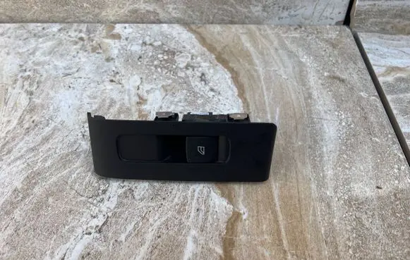 Volvo C40 Electric window control switch 31456060